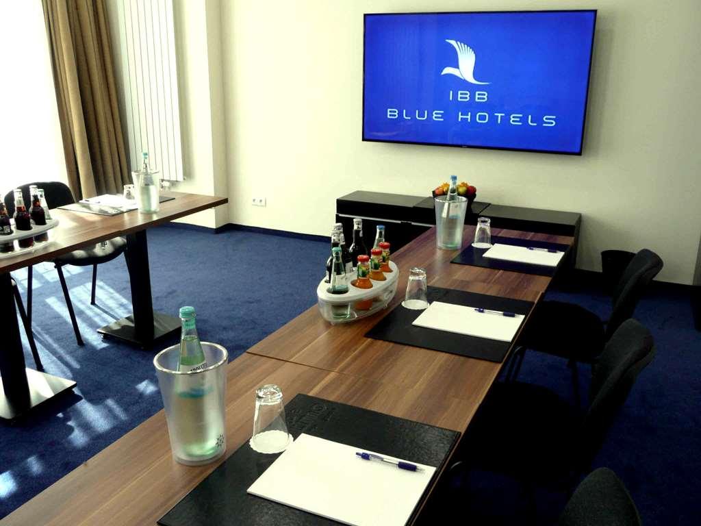 B&B Hotel Berlin-Adlershof Ristorante foto