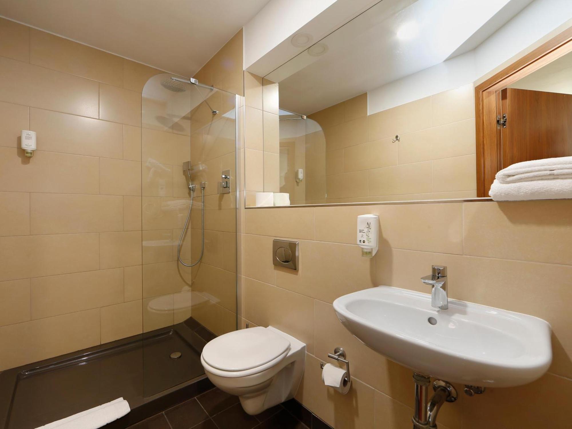 B&B Hotel Berlin-Adlershof Esterno foto